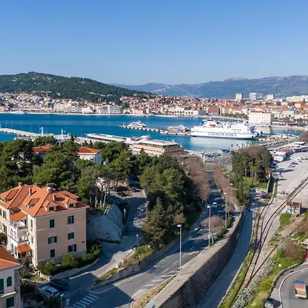 East Coast Deluxe 4* Спліт